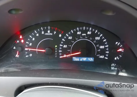 2010 Toyota Camry Le z USA, uszkodzony, nr VIN 4T4BF3EK6AR072870